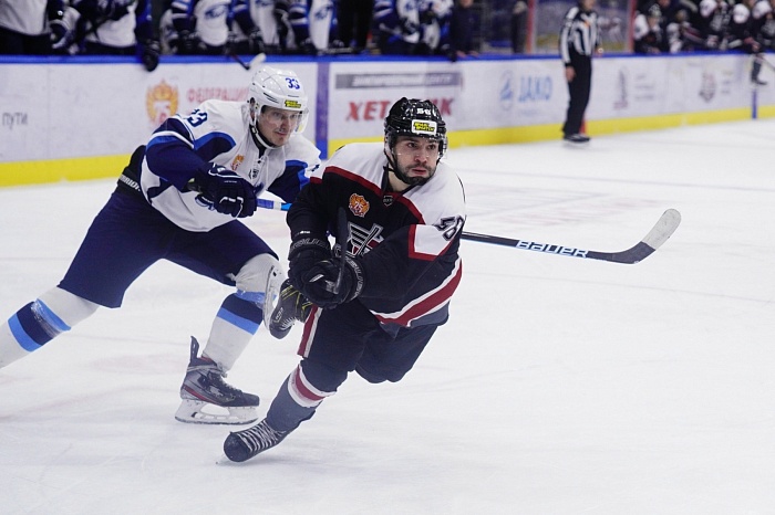 Тюменский хоккейный клуб «Рубин» уверенно одолел команду из Воронежа