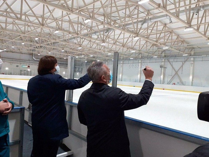 Александр Моор пожелал юным хоккеистам новых побед!