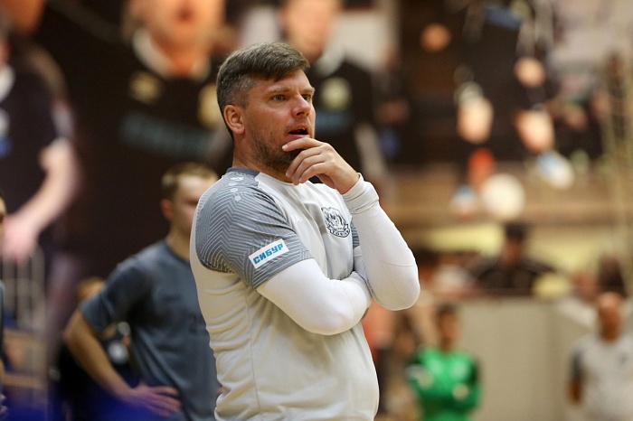 Тренер мини-футбольного клуба «Тюмень» Сергей Чухрий: «Да, бразильцы ушли, но есть возможности для появления новых талантов»