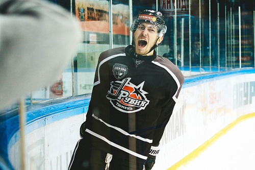 Егор Попов набрал сотый балл в ВХЛ