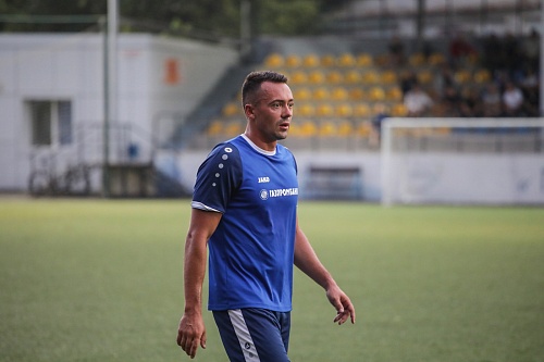 Алексей Казаков забил «Сигналу» ударом с центра поля