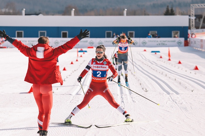 Лучший подарок для Марии Истоминой - золото командного спринта чемпионата России. Степанова - снова на троне, Пантрина и Сорина взяли серебро