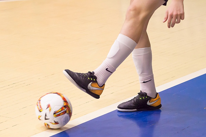 «Факел» громит нижневартовцев, но уступает команде из Пыть-Яха