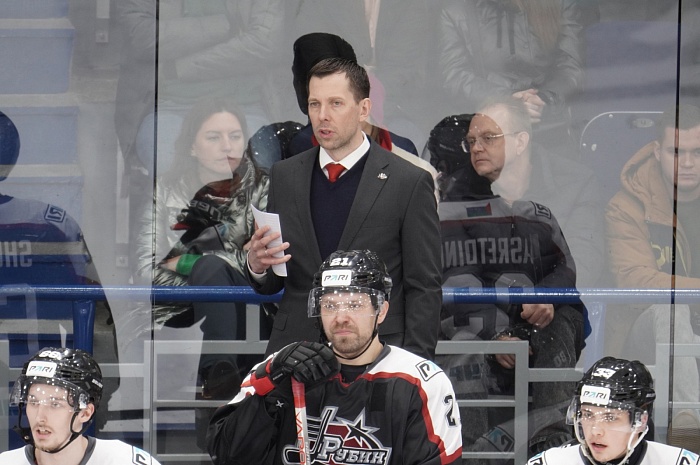 Главный тренер тюменского ХК «Рубин» Денис Ячменёв: «Без голов не победить»