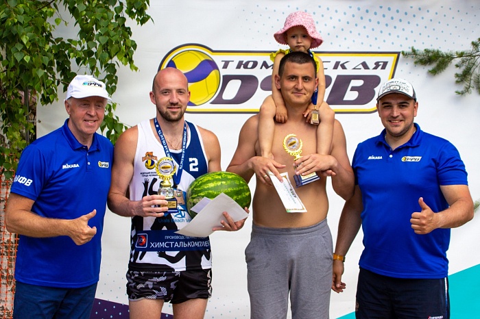 На чемпионате Тюменской области по пляжному волейболу победили фавориты