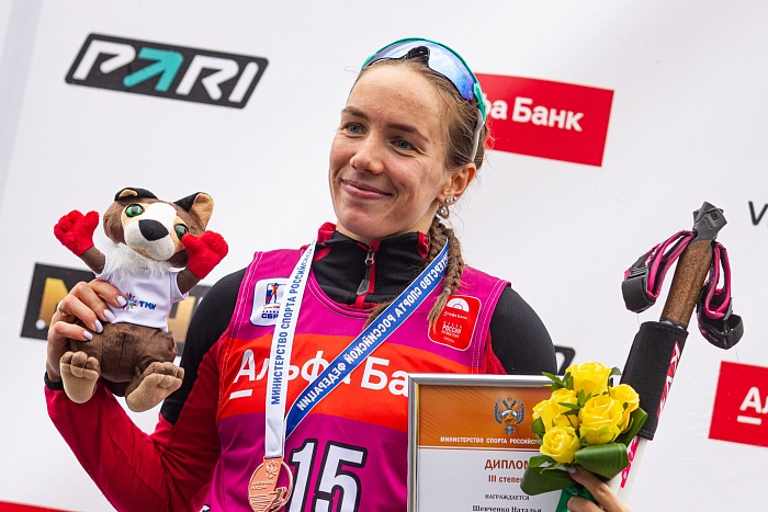 Бронзовый призёр летнего чемпионата России по биатлону в индивидуальной гонке Наталия Шевченко: «Как-то мы соревновались в Уфе, когда шёл сильный снегопад»