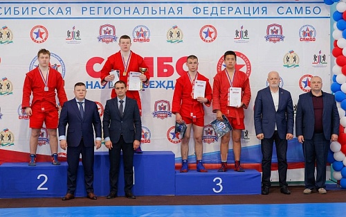 Тюменский самбист стал первым в Новосибирске