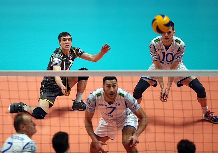 У чемпионов отобрали партию