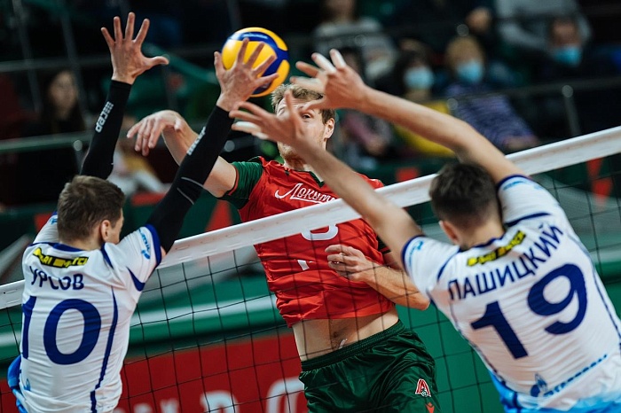 Андреев и Урсов помогли обыграть чемпиона