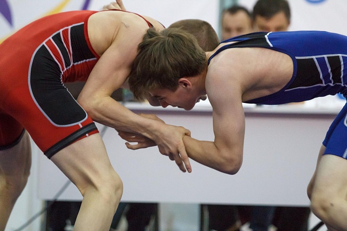 Школьные команды показали греко-римский стиль