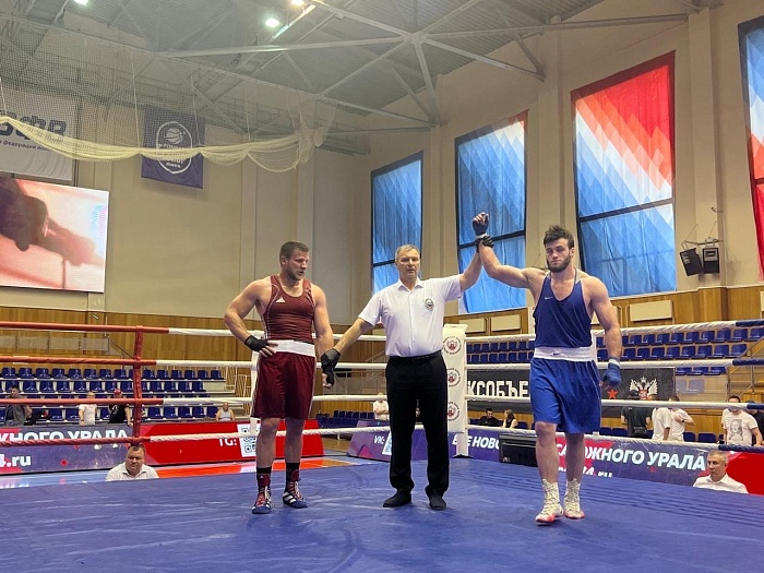 Тюменец Эмин Хатаев стал чемпионом Урала по боксу