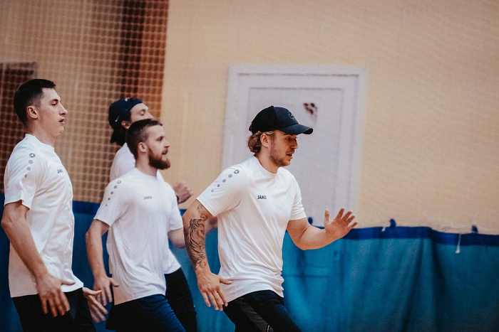 Защитник хоккейного клуба «Рубин» Иван Сушинский: «К началу сезона составы пятёрок ещё на два раза изменятся»