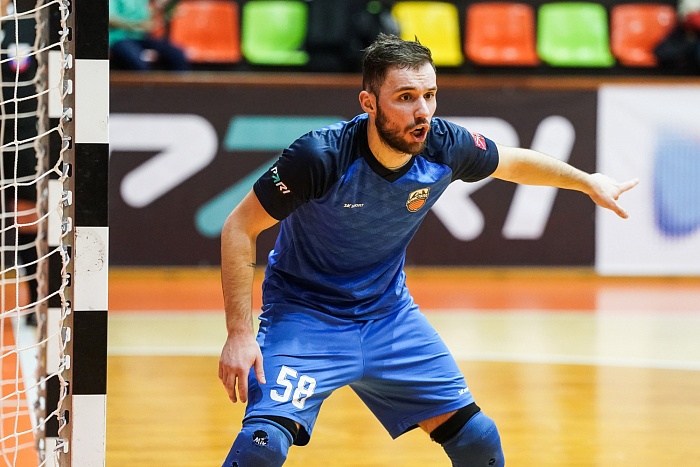 Вратарь мини-футбольного клуба «Кристалл» Дмитрий Ковалёв: «Николай Переверзев — человек с огромным бэкграундом. Его знания и опыт всегда будут полезны»