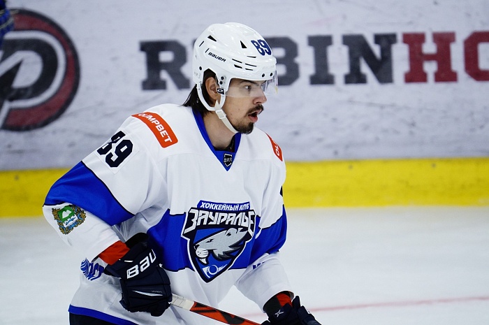 Защитник хоккейного клуба «Зауралье» Вадим Антипин: «Иногда наши болельщики перекрикивали «фанку» соперника»