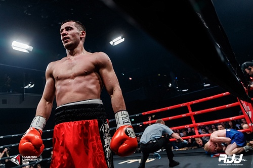 Камилов победил нокаутом