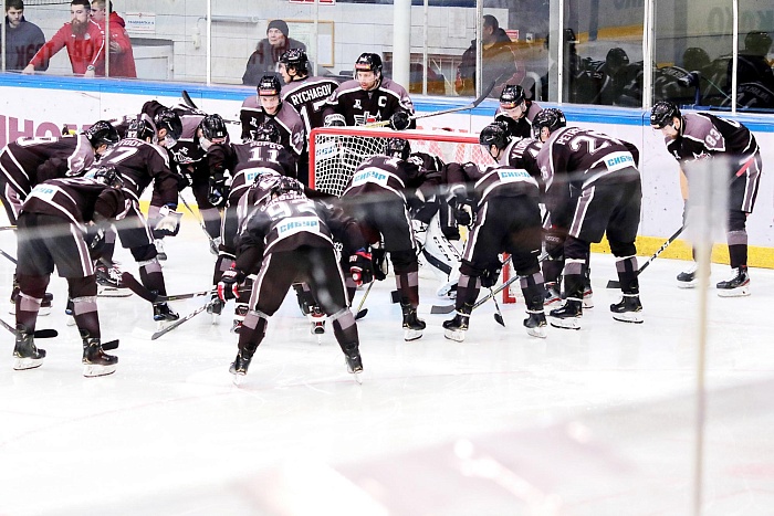 Защитники бросали больше форвардов