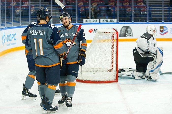 Тюменцы натерпелись от «Стальных Лисов»… (ВИДЕООБЗОР)