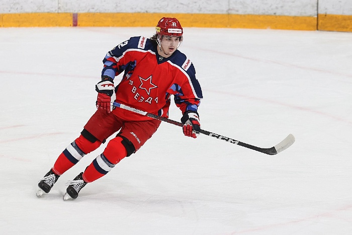 Тюменский защитник Егор Брютов продлил контракт с московским ХК ЦСКА