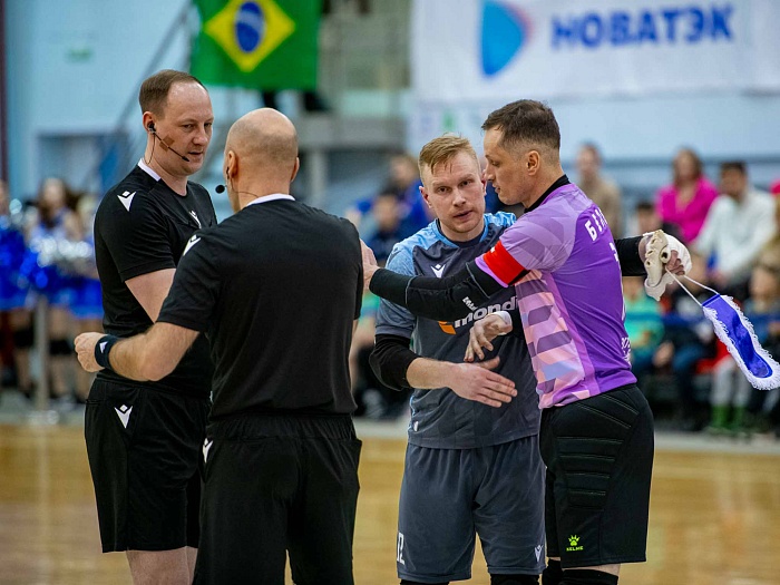 Тюменский арбитр Виталий Грошев проведёт в Норильске матчи мини-футбольной суперлиги