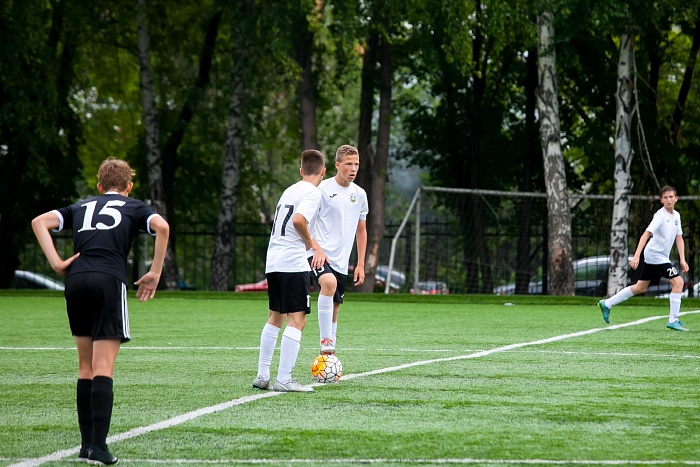 Дома разгромили «Носту»