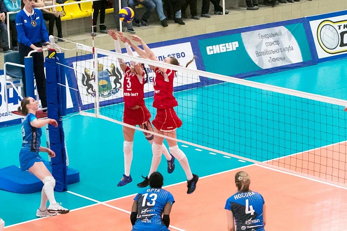 В день рождения тренера сибирячки проиграли (ЛУЧШИЕ МОМЕНТЫ, ВИДЕО НА «СТАРТЕ» И «ТЮМЕНСКОМ ВРЕМЕНИ»)