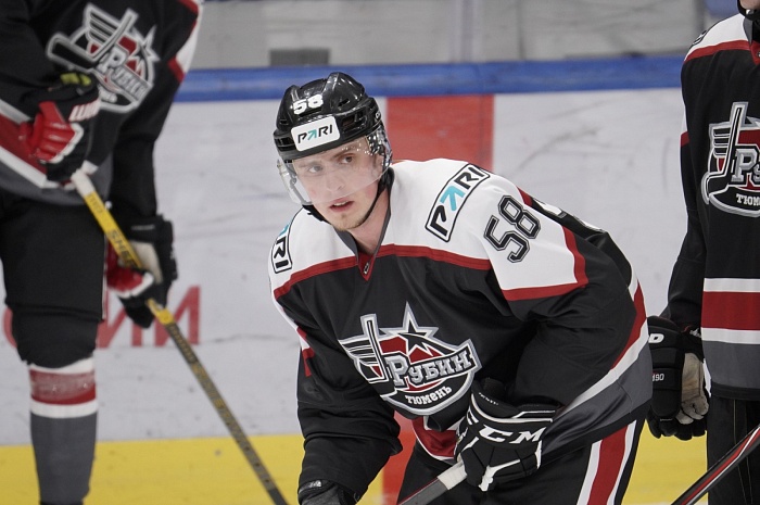 Защитник ХК «Рубин» Леонид Лавриненко: «Между воспитанниками челябинского хоккея своя атмосфера»