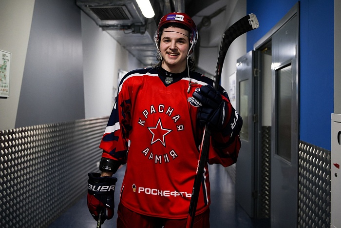 Тюменский защитник Егор Брютов продолжит выступать в системе московского хоккейного клуба ЦСКА