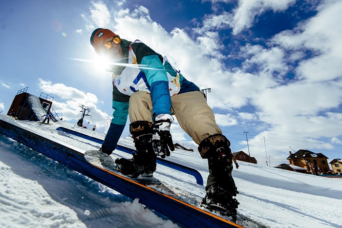 На «Воронинских горках» состязались сноубордисты