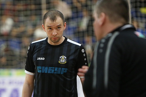 Сибиряки расстались с Мишариным и Нугумановым