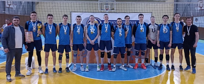 Чемпионат Тюмени по волейболу в группе «Lite» взяла команда ТИУ, лучшим признали 56-летнего игрока