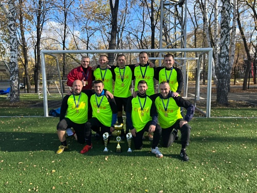 Тюменская «Слава» удачно пробила пенальти и стала лучшей в турнире памяти Фармана Салманова