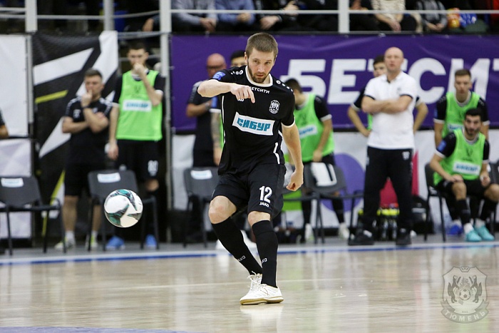 Игрок футзальной команды «Тюмень» Андрей Батырев вернулся в строй спустя 116 дней: забил и отдал в матче против «Никеля» (ВИДЕО)