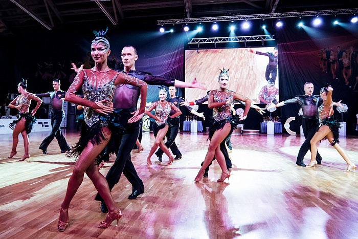 Танцоры «Веры» выиграли жаркие награды в Поднебесной