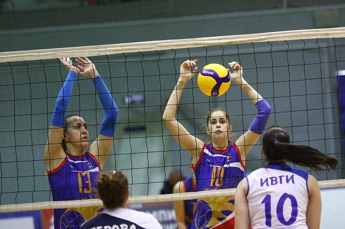 Елена Младенович покинула Россию