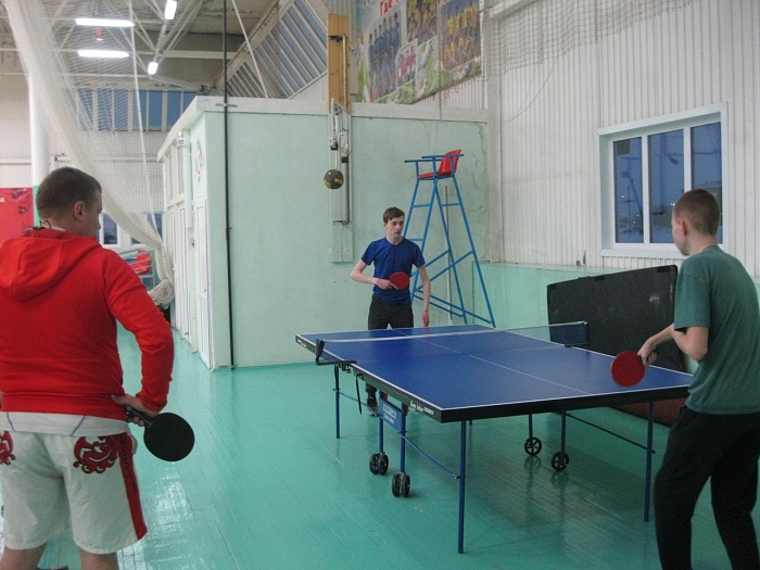 В пинг-понге всех обыграл