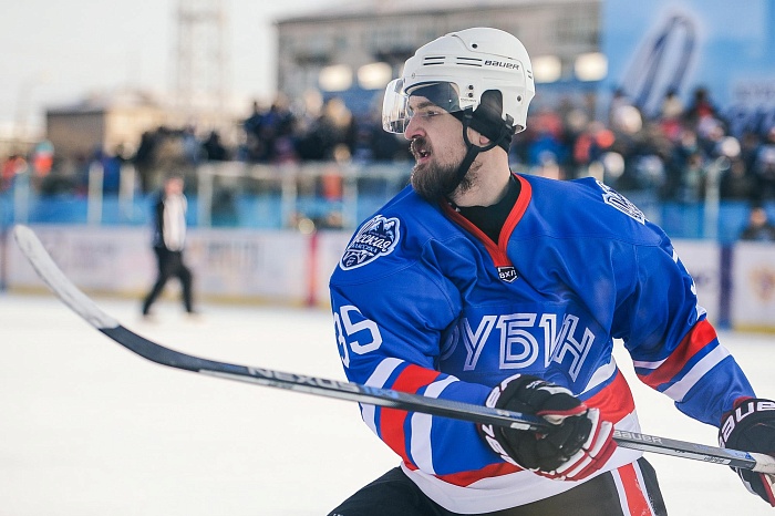 Виталий Зотов: «На морозе отскоки шайбы причудливы…»