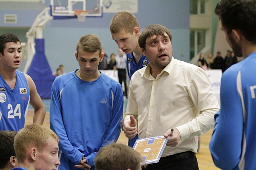 «Гвардия-ТИУ» уступила чемпиону