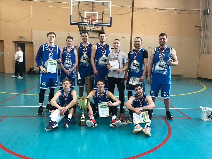 «Гвардия» всех победила в Шадринске