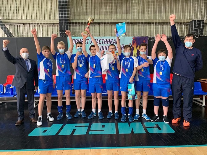 «Серебряный мяч» выиграли заводоуковские волейболисты