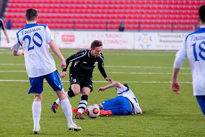 Тоболяков разгромили в Аше