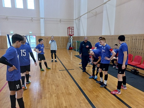 Сборная Голышмановского района победно начала мини-футбольный турнир в рамках областной Спартакиады учащихся