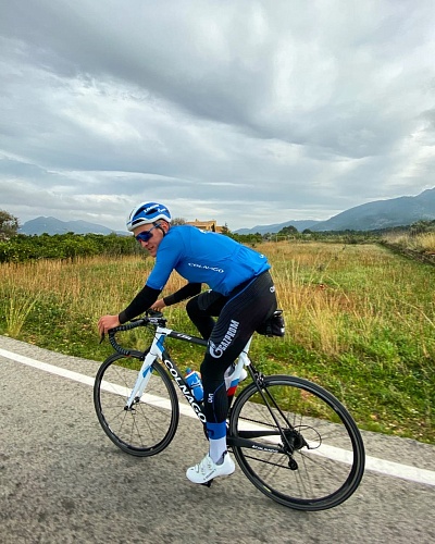 Гонщиков презентовали в Лонато-дель-Гарда