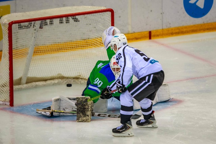 Хоккейный клуб «Тюменский Легион» проиграл в Уфе