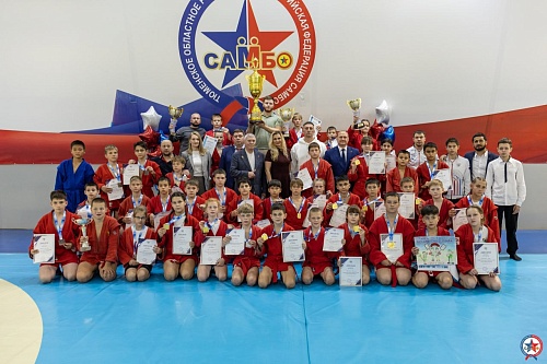 В областной столице завершился Кубок Главы города Тюмени по самбо в честь Героев Отечества