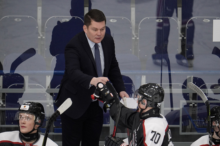 Главный тренер хоккейного клуба «Тюменский Легион» Алексей Осипов: «С удовольствием пересмотрел бы свои матчи за «Газовик»