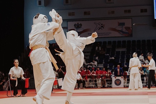 Тюменские спортсмены взяли золото на уральских соревнованиях по кёкусинкан