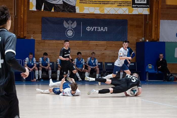 Высшая лига. "Восток". "Тюмень-дубль"- "Норильский никель-2". 7 тур