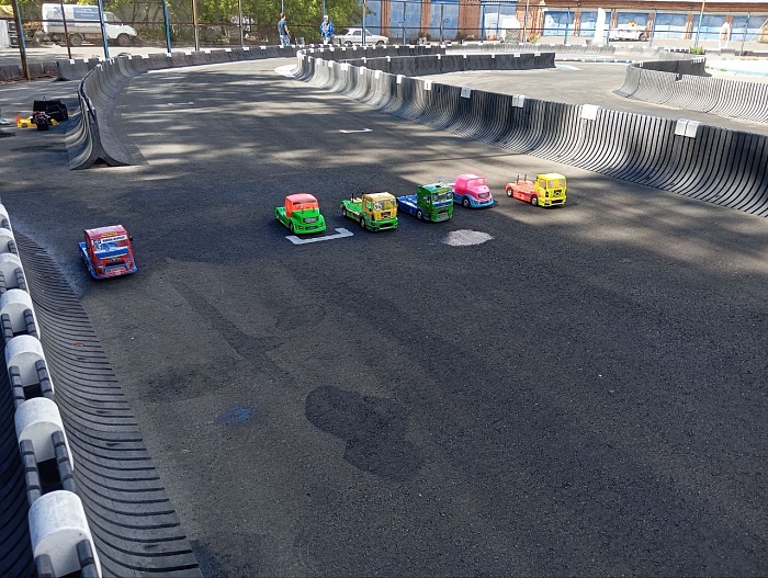 Спортсмены-автомоделисты преодолеют крутые виражи областных соревнований