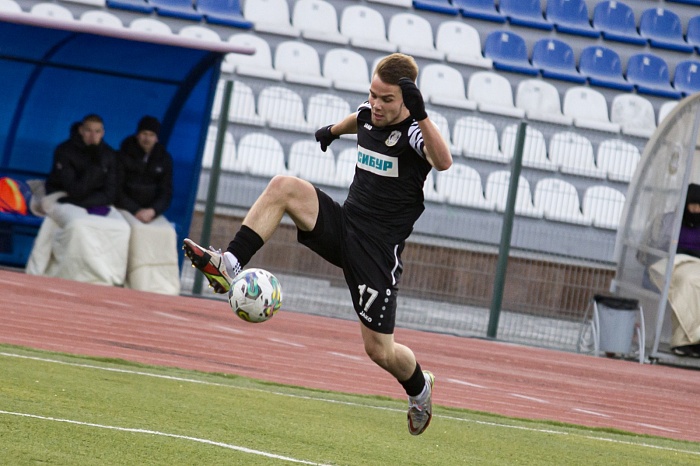 Полузащитник футбольного клуба «Тюмень» Виталий Шитов: «Думаю, что принял правильное решение. Команда играющая, просто в первой части сезона не везло»