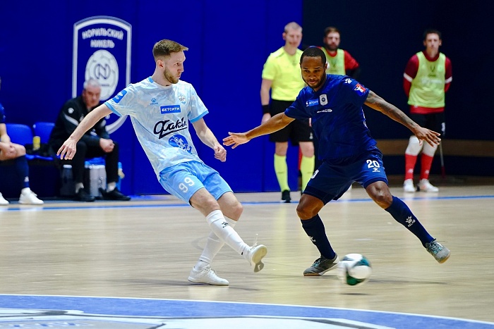 Сургутский МФК «Факел» укрепил состав чемпионом Суперлиги